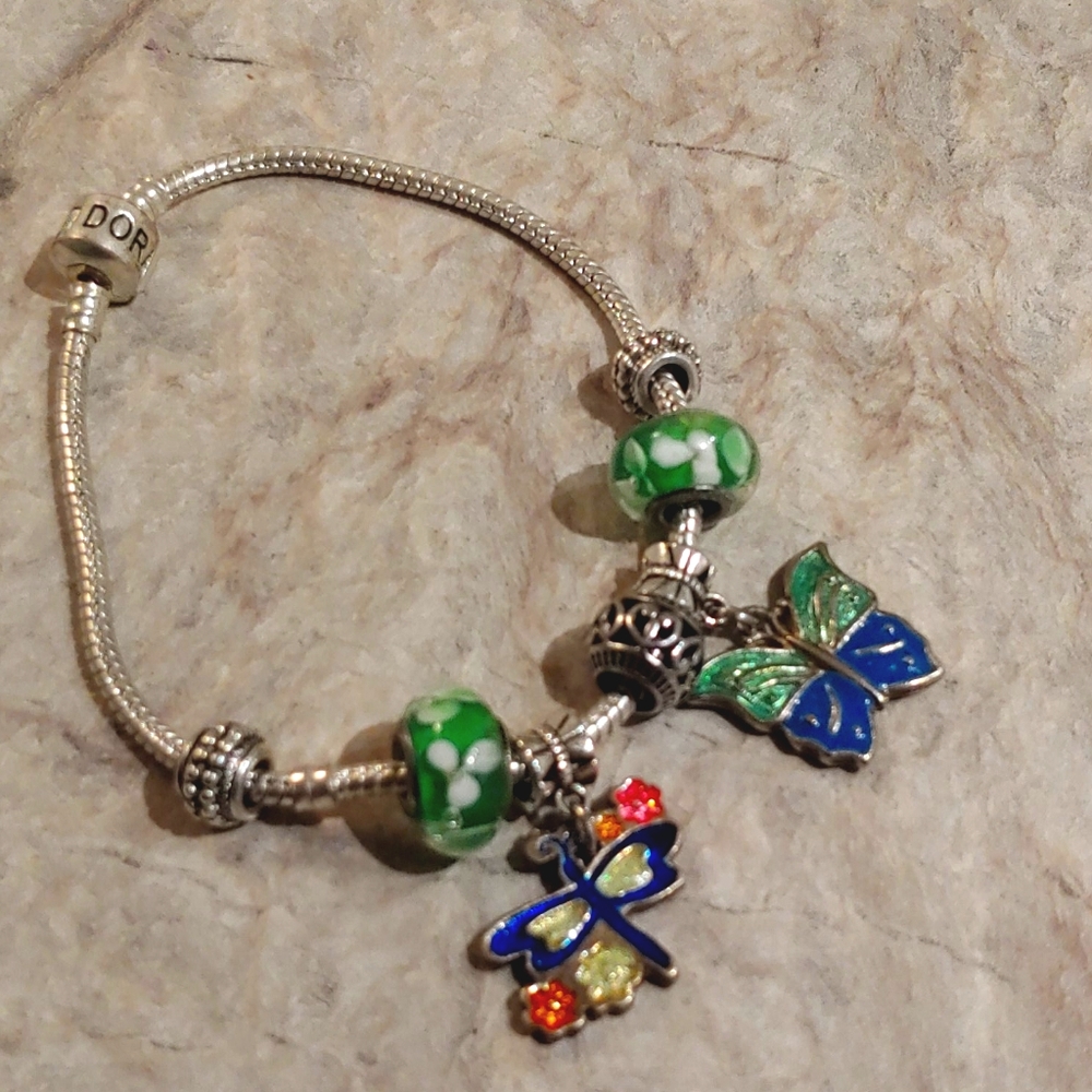 Charm bracelet